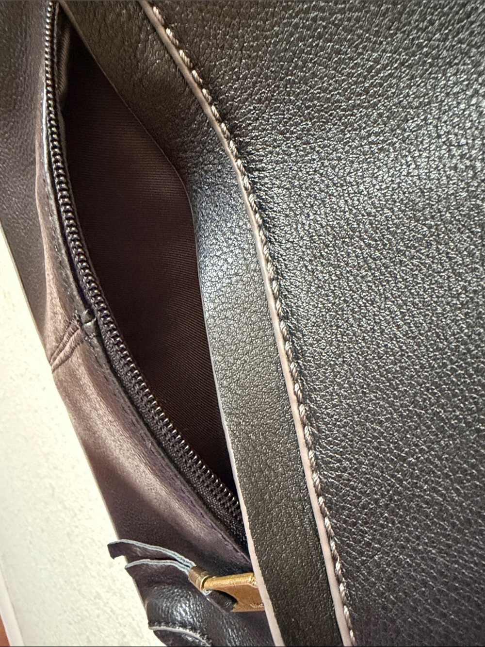 The Sak Alameda Black Pebbled Leather Crossbody Bag - Picture 12 of 15